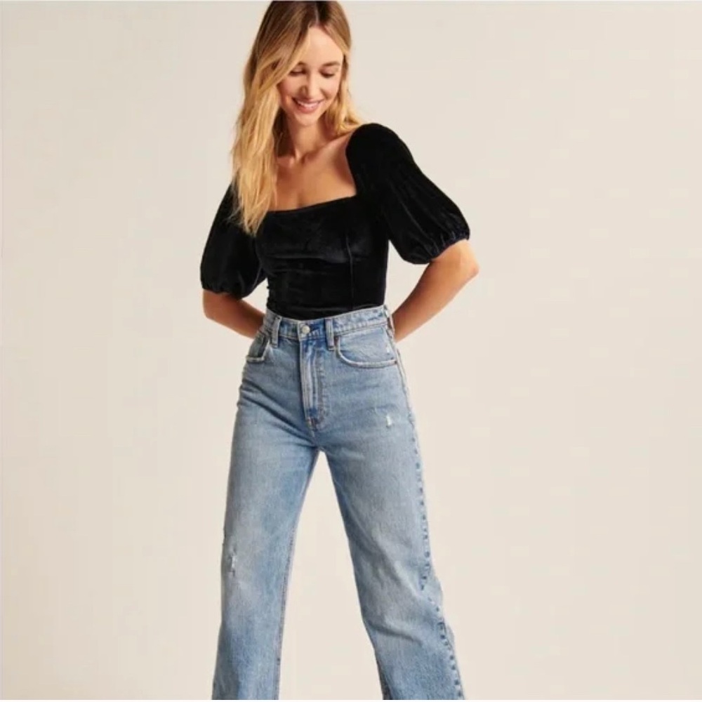 NWT Abercrombie Stretch Velvet Puff Sleeve Top